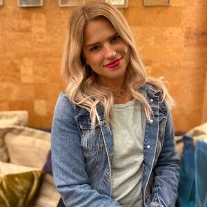 Meet your Posher, Courtney